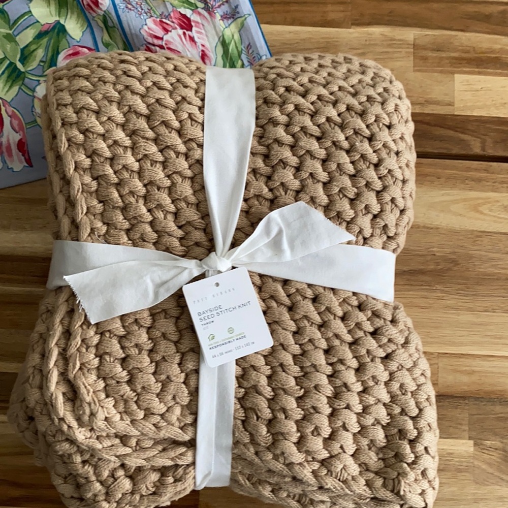 Pottery Barn NWT Bayside Seed Stitch Knit Throw.